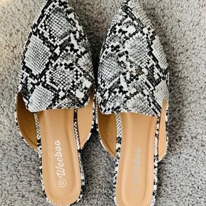 Women’s patterned mules